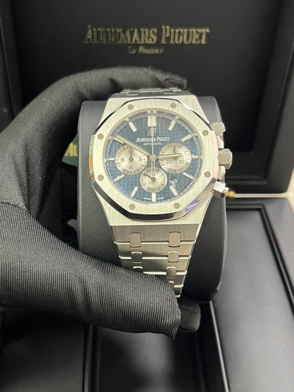 AS Piguet Royal Oak Selfwinding Chronograph/ Stainless Steel/ Blue Dial/ Silver Sub-Dials (Ref#26331ST.OO.1220ST.01) - Image 4