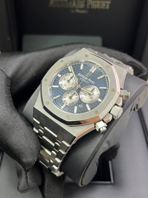 AS Piguet Royal Oak Selfwinding Chronograph/ Stainless Steel/ Blue Dial/ Silver Sub-Dials (Ref#26331ST.OO.1220ST.01) - Image 2