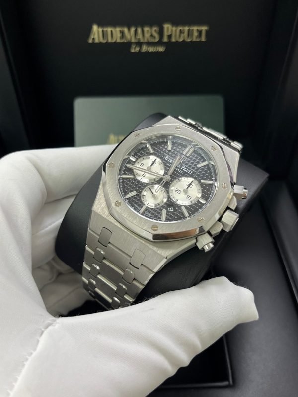 AS Piguet Royal Oak Selfwinding Chronograph/ Stainless Steel/ Black Dial/ White Sub-Dials (Ref#26331ST.OO.1220ST.02) - Image 6