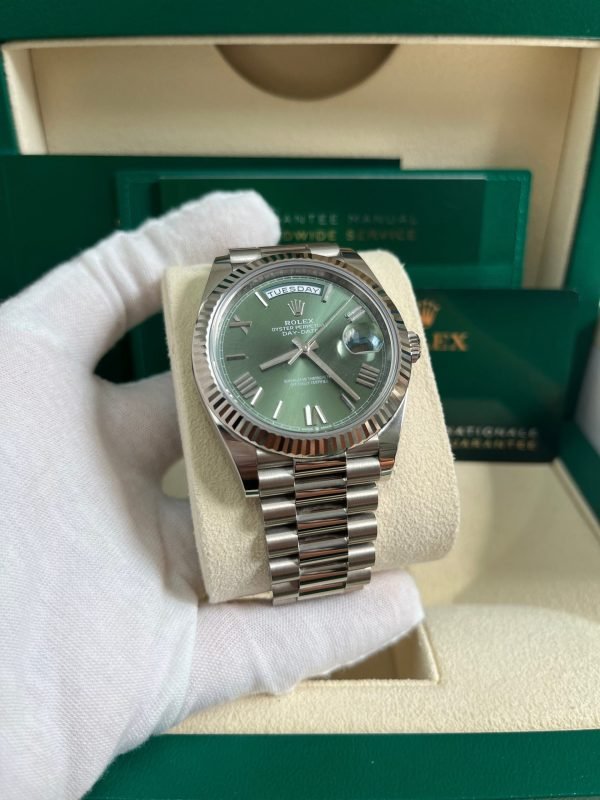 R White Gold Day-Date 40 Watch - Fluted Bezel - Olive Green Bevelled Roman Dial - President Bracelet (Ref# 228239) - Image 3